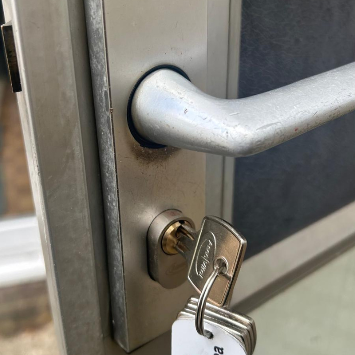 external lock repair & replacement, non destructive, professional locksmith, lock replacement warranties