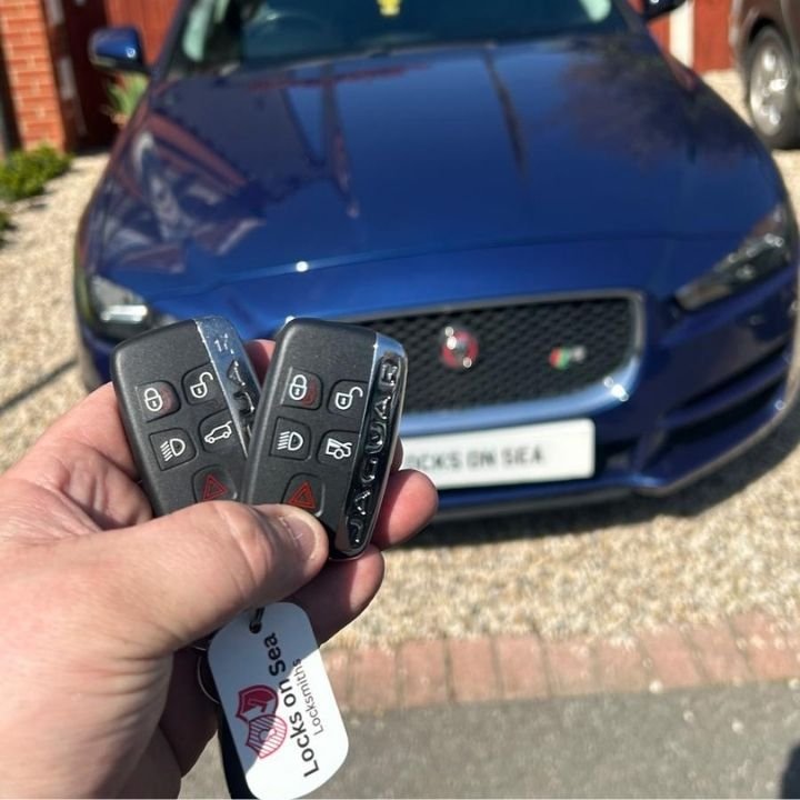 24/7 emergency locksmith thorpe bay, 24/7 emergency locksmith, emergency locksmith, locked out, spare keys, key snapped, spare fob, fob re-programming
