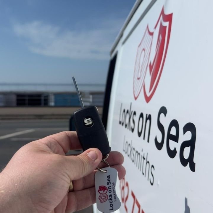 Locks on sea van parked along the seafront, ready to service the Leigh on Sea and Essex coastal community with trusted, professional auto locksmith services. Locks are mobile, operate 24/7 and are backed consistently by 5-start testimonials